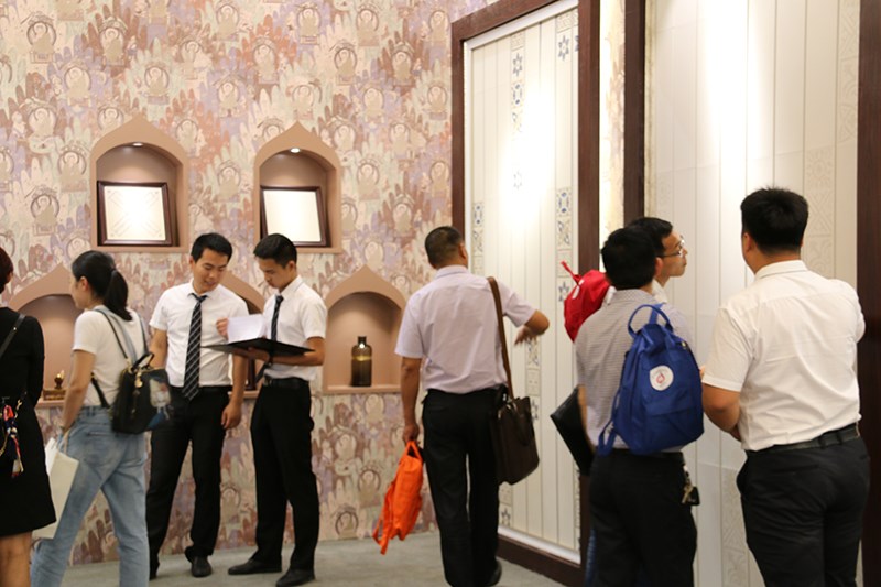 现场直击︱楚楚吊顶艺术天花华美绽放上海厨卫展