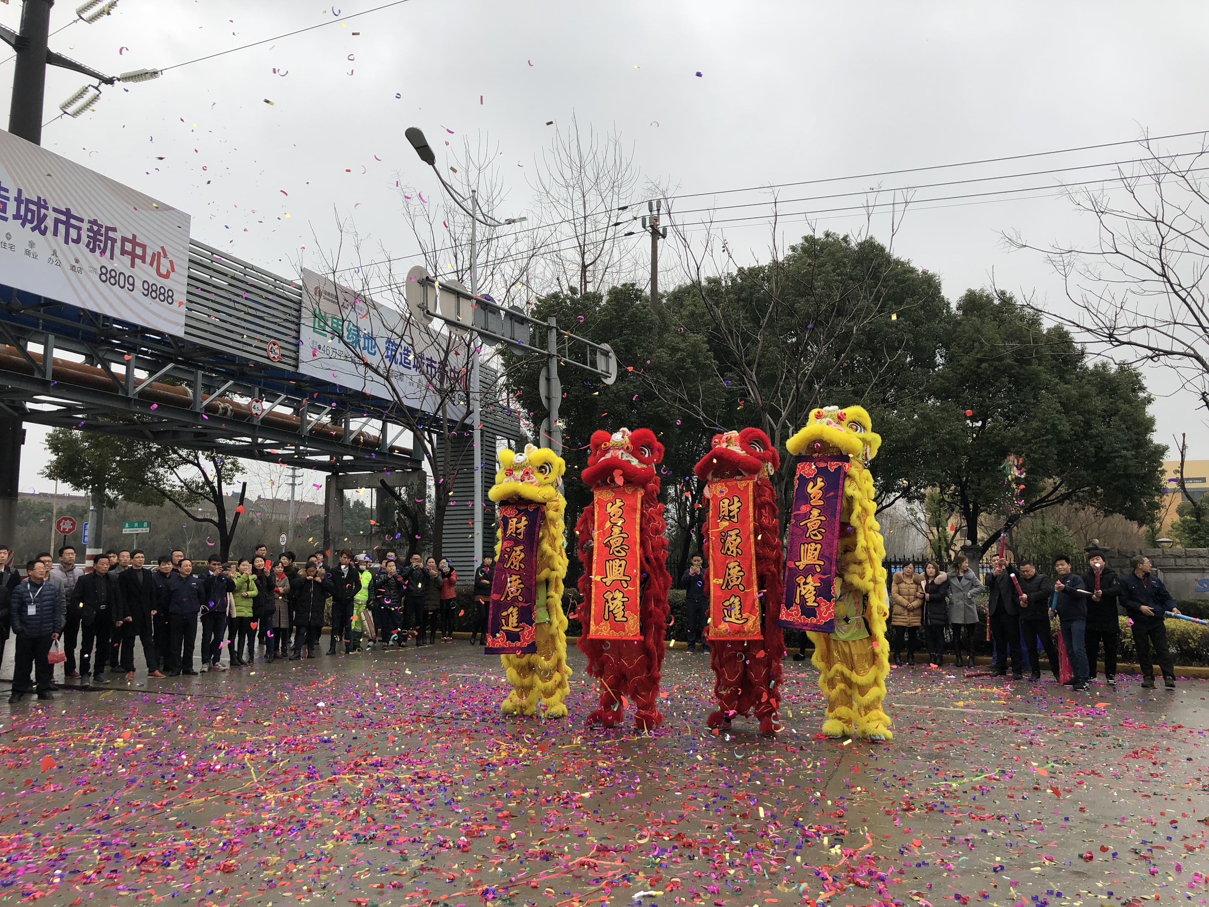 撸起袖子加油干丨楚楚吊顶开工大吉！
