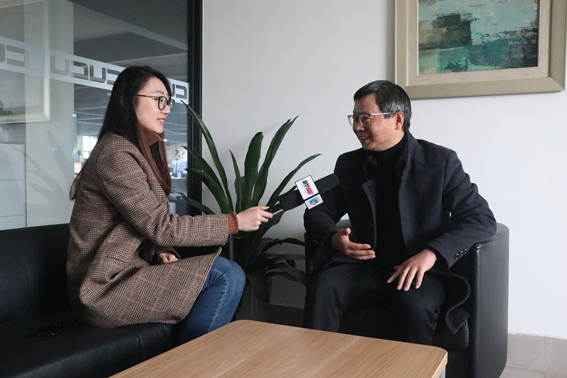 权威发声 | 新华网深入挖掘楚楚顶墙开创新行业背后的故事