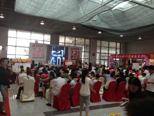 楚楚吊顶热销   领跑昆山建材保价会